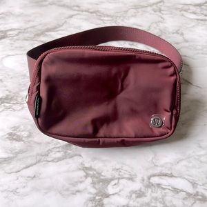NWT Lululemon everywhere belt bag - red merlot